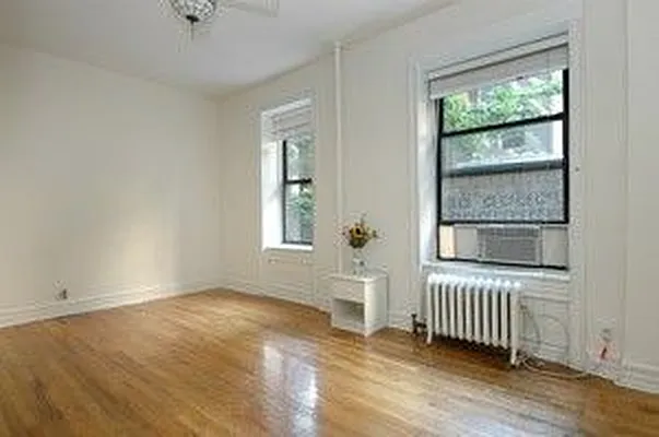 Sold by Douglas Elliman | media 22