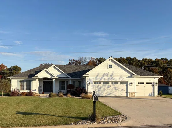 30843 Villa Dr, Granger, IN 46530