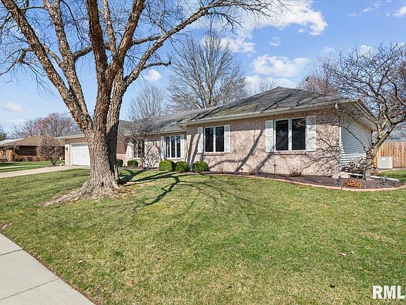 2nd image of 2505 Wydown Ave