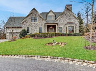 9 Warwick Ct, Muttontown, NY 11791