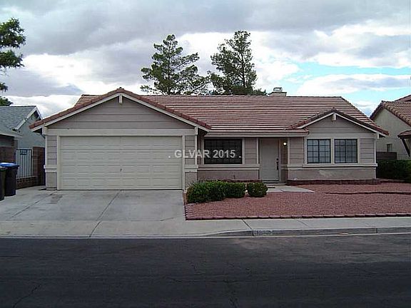 2nd image of 1826 Mazzanti Way