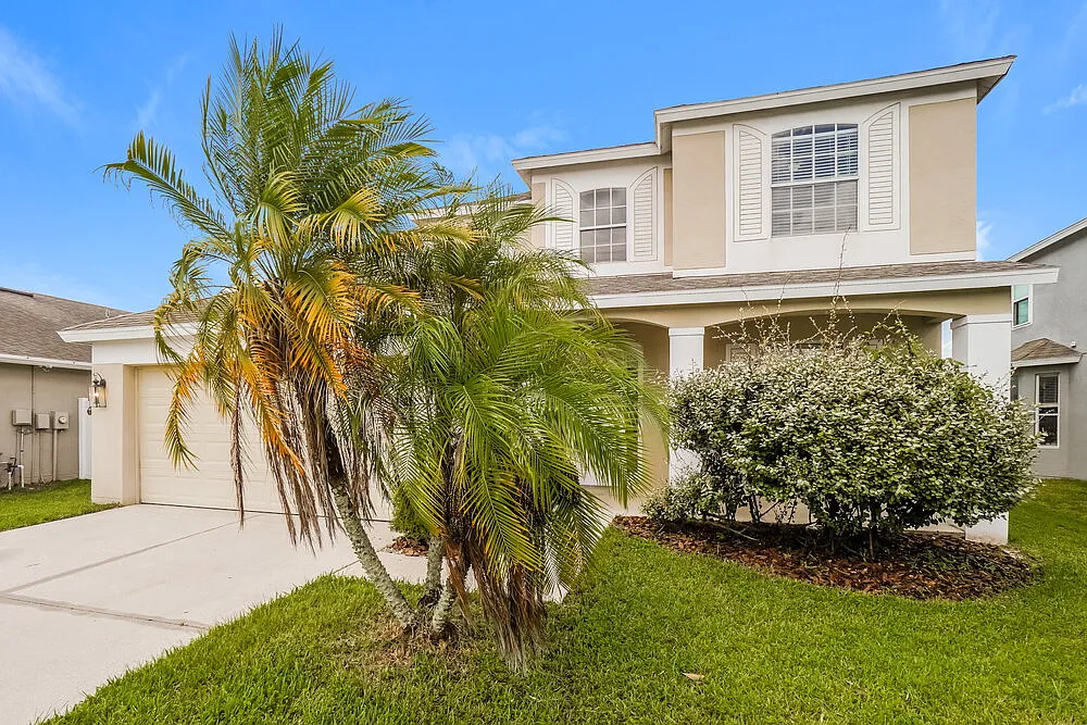 4 bed, 4.0 bath, 2559 sqft, $2,800 — Photo 3