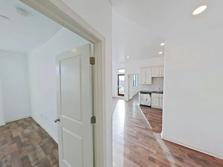 333 Earp Street — Photo 27