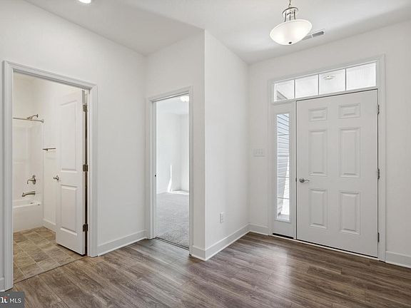 3rd image of 299 Edie Cir #114