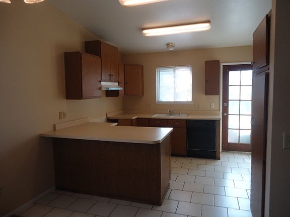 4th image of 2235 W Harold Ct