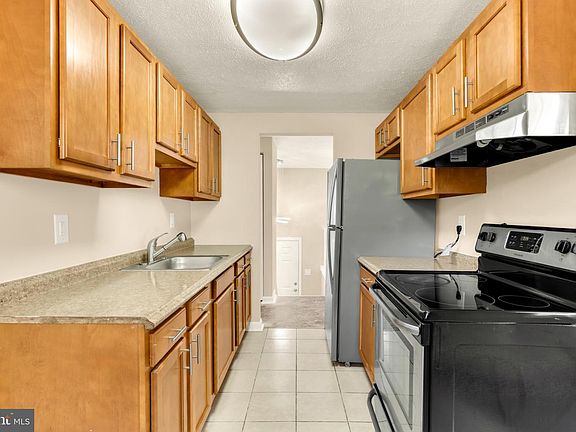 3rd image of 18312 Quondal Ct