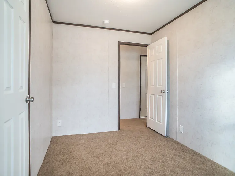 Westbridge Manor — Photo 40