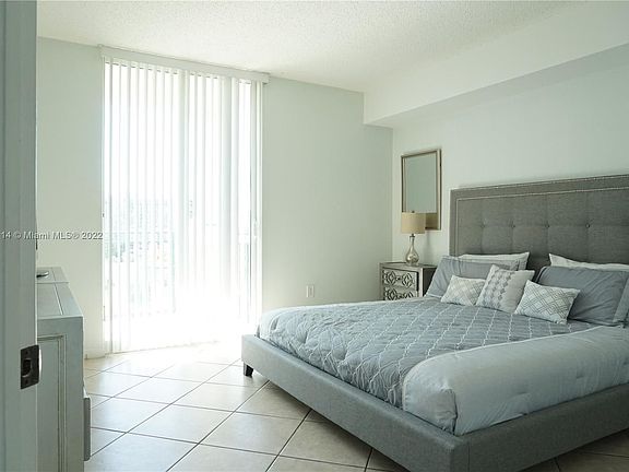 5th image of 17555 Atlantic Blvd APT 606