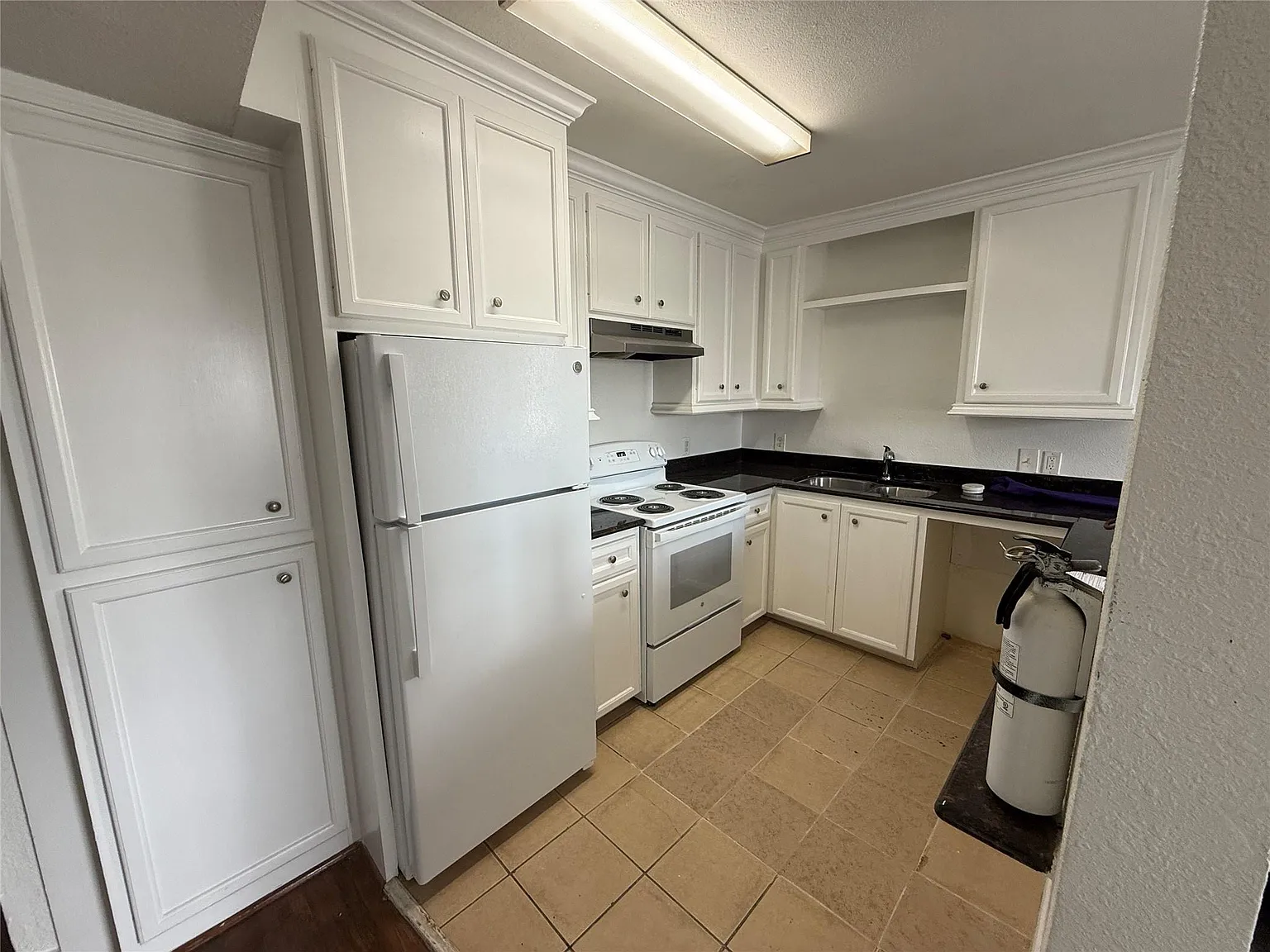 2 bed, 1.0 bath, 720 sqft, $1,200 — Photo 4
