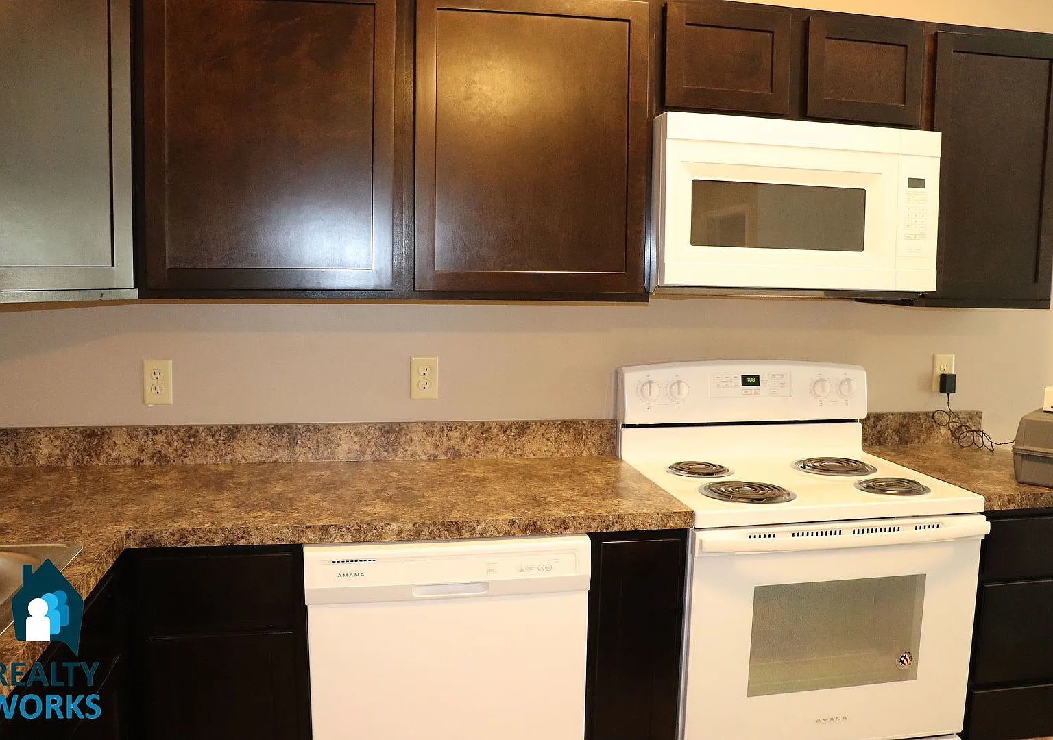 805 Charleston St — Photo 3