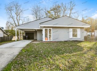 16 Saint Laurence Dr, Florissant, MO 63031