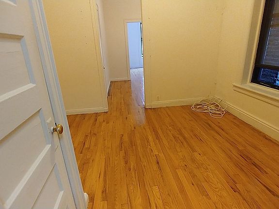 3rd image of 238 E 89th St APT 1A