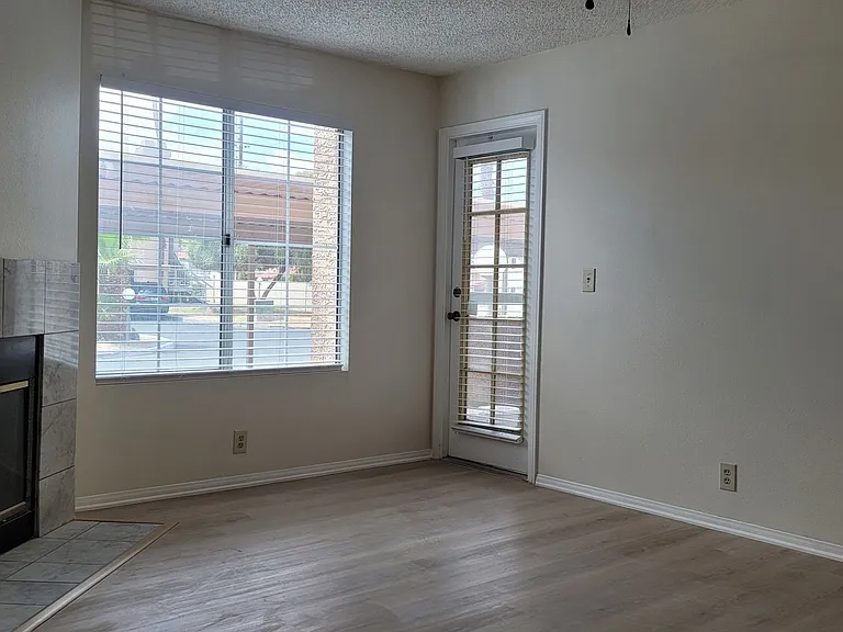 1375 E Hacienda Ave — Photo 6