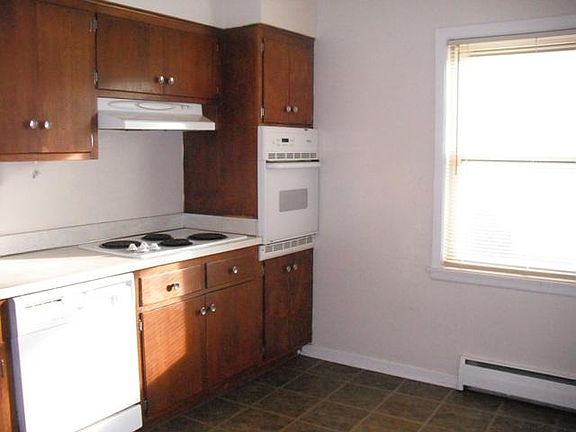 5th image of 1346 Woodview Ln APT 2S