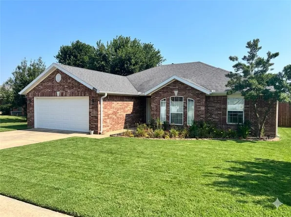 1010 Applewood Cir, Centerton, AR 72719