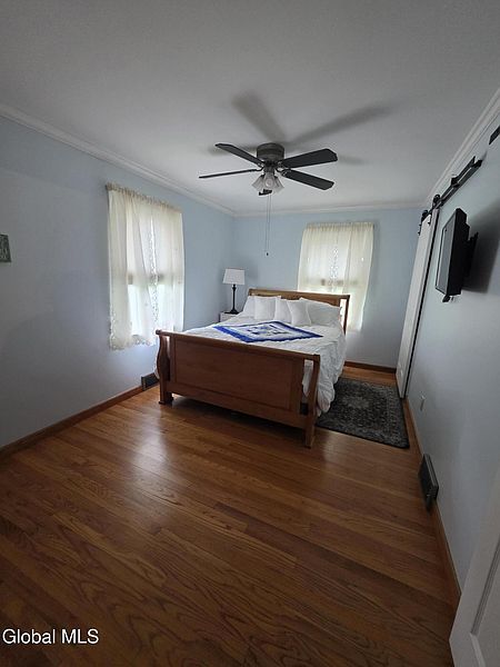 5th image of 128 Droms Road