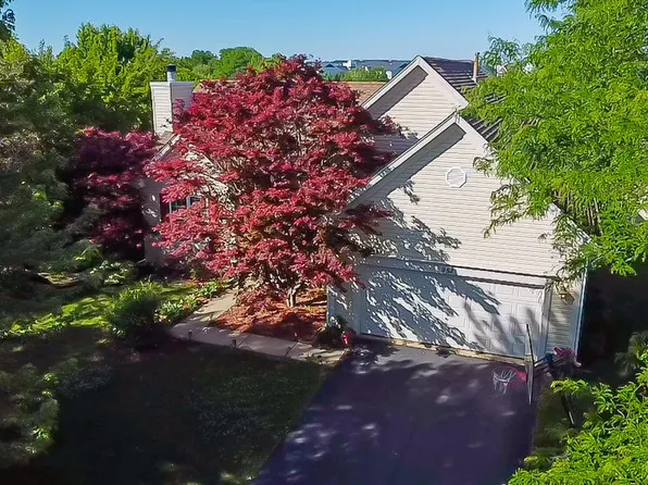 952 Sundew Ct, Aurora, IL 60504