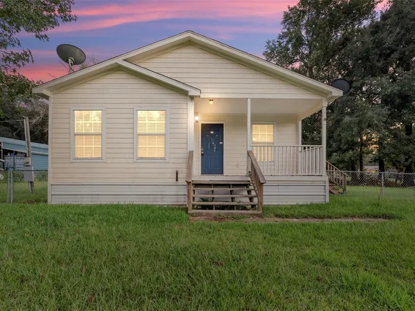 126 County Road 2802, Cleveland, TX 77327