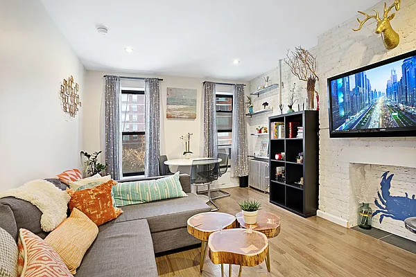 Rented by Compass | media 7