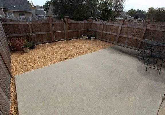 5th image of 114 Brownlea Dr APT 04