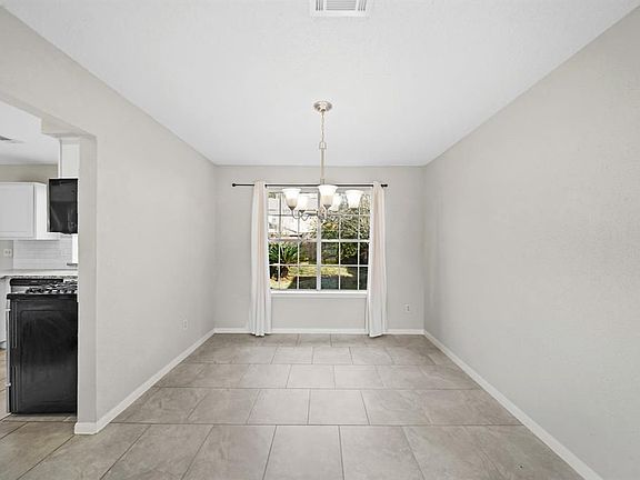 3rd image of 3411 Green Fields Dr