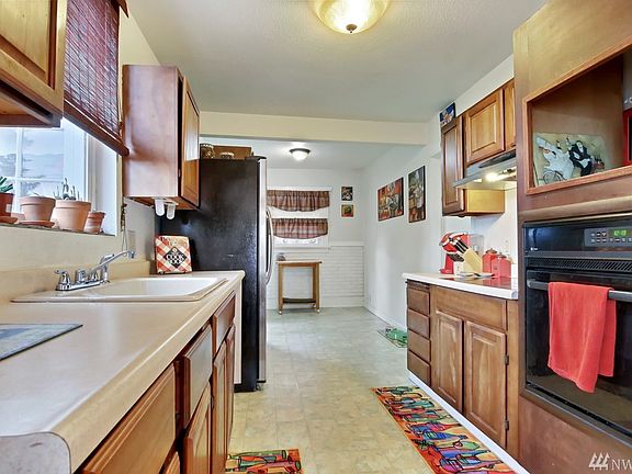 5th image of 8860 S D St
