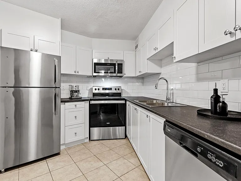 3360 Paul Anka Dr — Photo 8