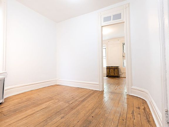 2nd image of 636 E 14th St APT 15