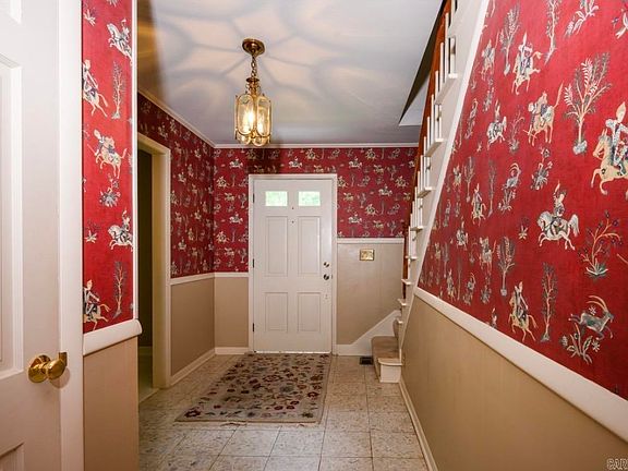 3rd image of 311 Eve St S
