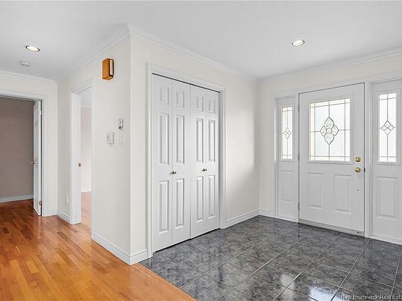 3rd image of 215 Olive St
