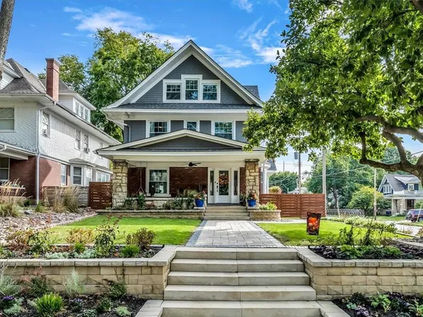 3869 Charlotte St, Kansas City, MO 64109