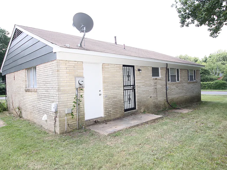 630 Blackhawk Rd — Photo 6