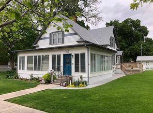 408 16th St, Gothenburg, NE 69138