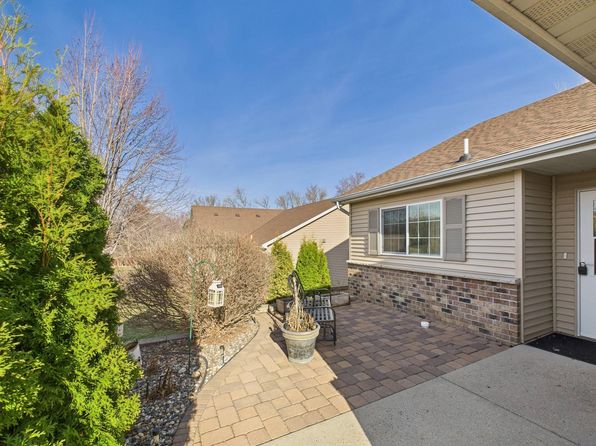 809 1st St SE, Melrose, MN 56352