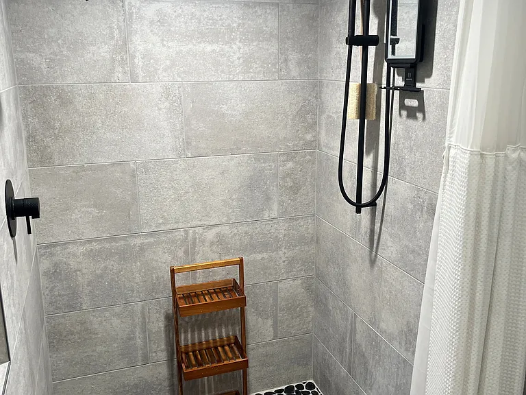 100 Lake Village Dr — Photo 5
