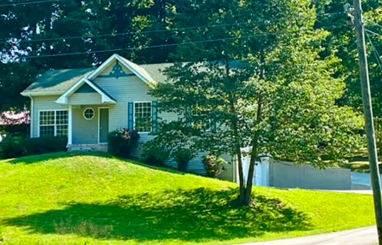 110 Cornett Ln — Photo 1