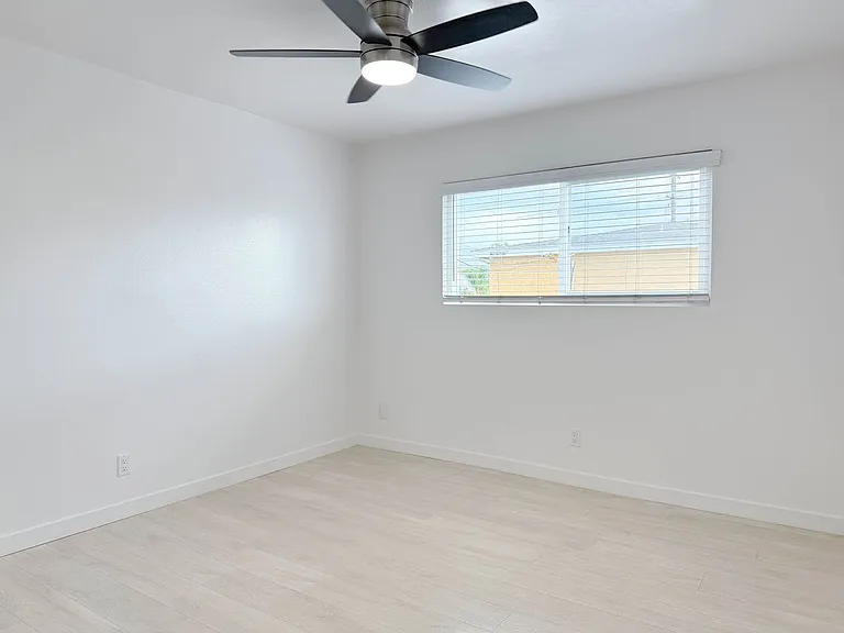 4639 Bancroft St — Photo 12