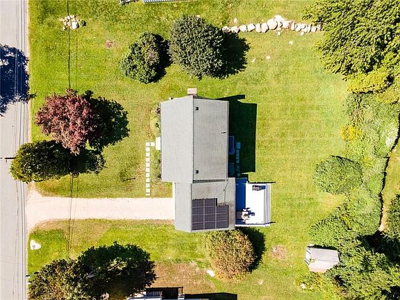 3rd image of 27 Sunset Dr