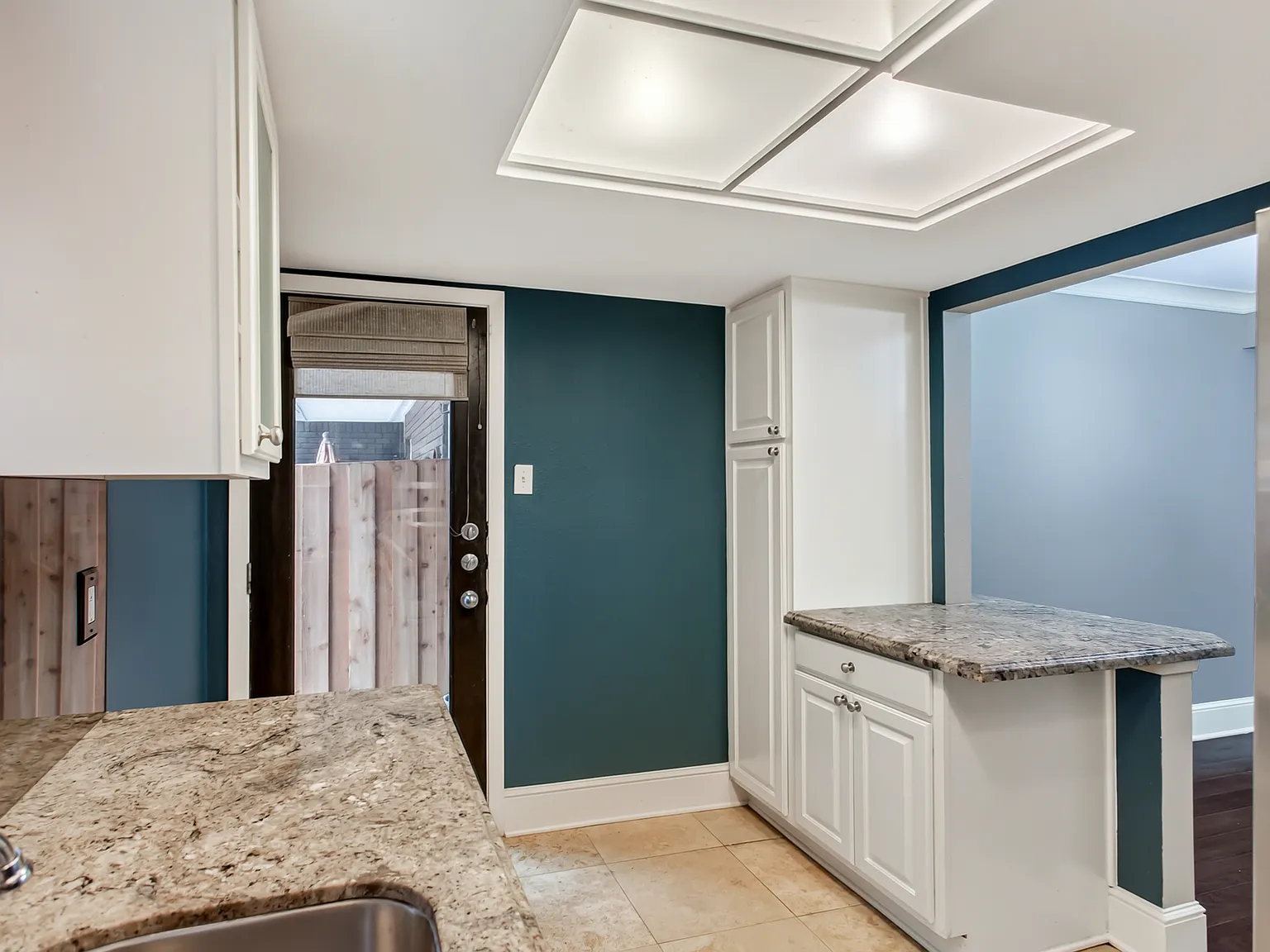 2 bed, 975 sqft, $1,700 — Photo 4