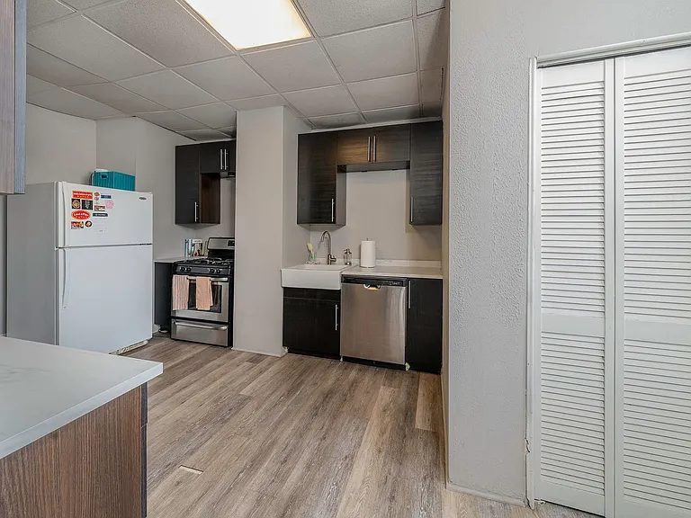 2353 Sidney Street — Photo 9