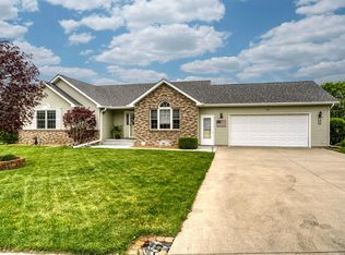 324 Forsythia St SE, Demotte, IN 46310