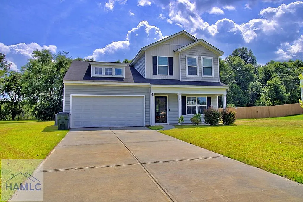 4 bed, 2.5 bath, 2060 sqft, $2,300 — Photo 2
