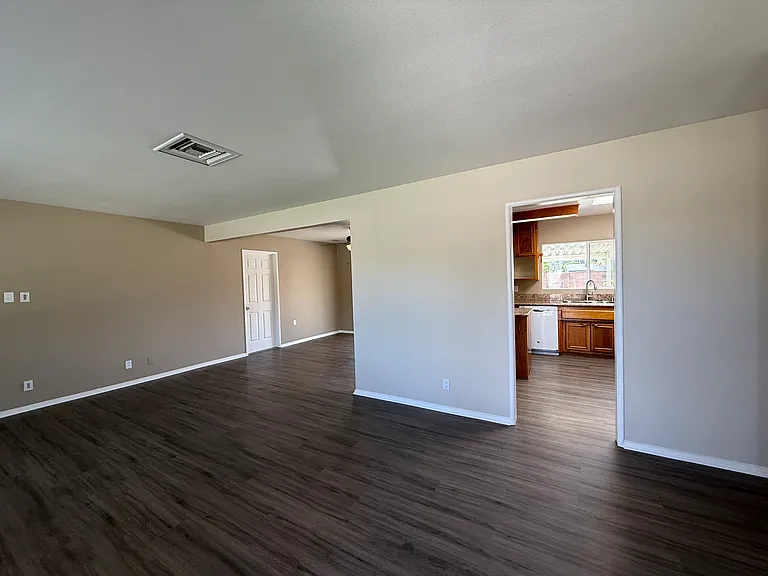 1693 Blackwall Dr — Photo 4