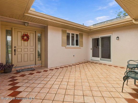 5th image of 10404 Sandtrap Dr