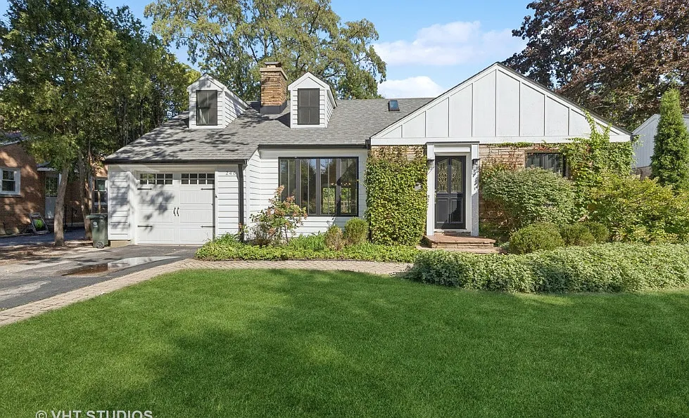 246 Park Ave photo 1