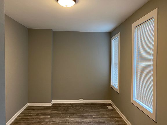2nd image of 2922 Grantley Ave #2-2-550