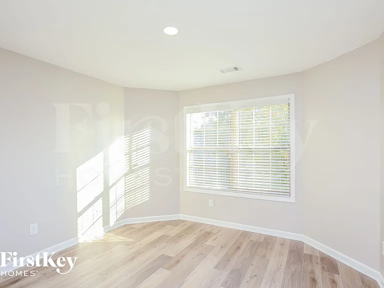 3192 Sag Harbor Ln — Photo 6