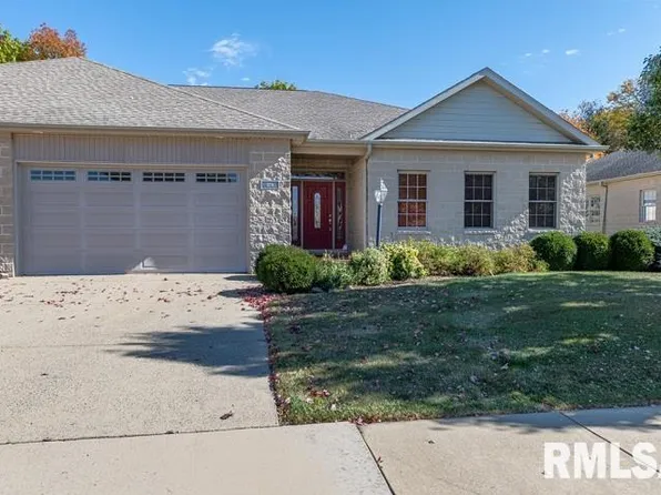 11226 N Oakwood Dr, Peoria, IL 61615