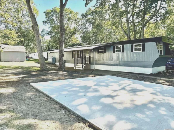 433 Mill Rd Unit #37, Calverton, NY 11933