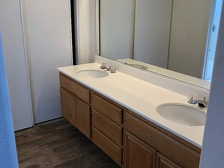10806 Westonhill Dr — Photo 18